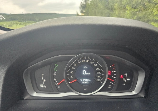 Volvo V60 cena 41800 przebieg: 193500, rok produkcji 2015 z Bytom małe 407